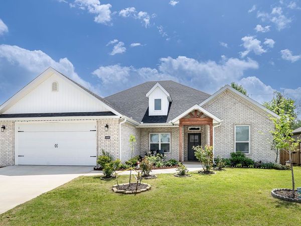 1401 Sessile Oak Way, Bentonville, AR 72713