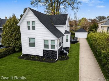 168 Kerby Road, Grosse Pointe Farms, MI 48236