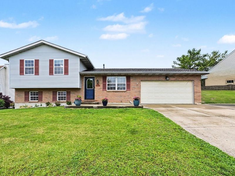 6503 Tara Brooke Court, Hamilton, OH 45005 Photo 2