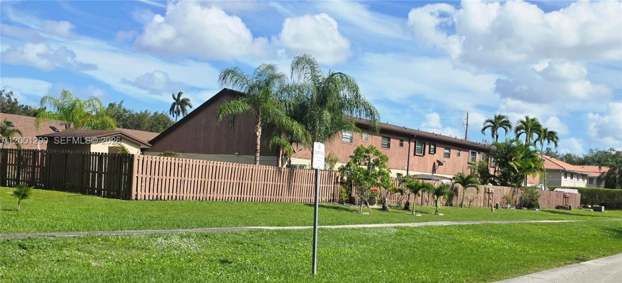 4865 SW 64th Way , Davie, FL 33314 Photo