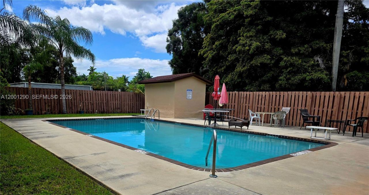 4865 SW 64th Way , Davie, FL 33314 Photo