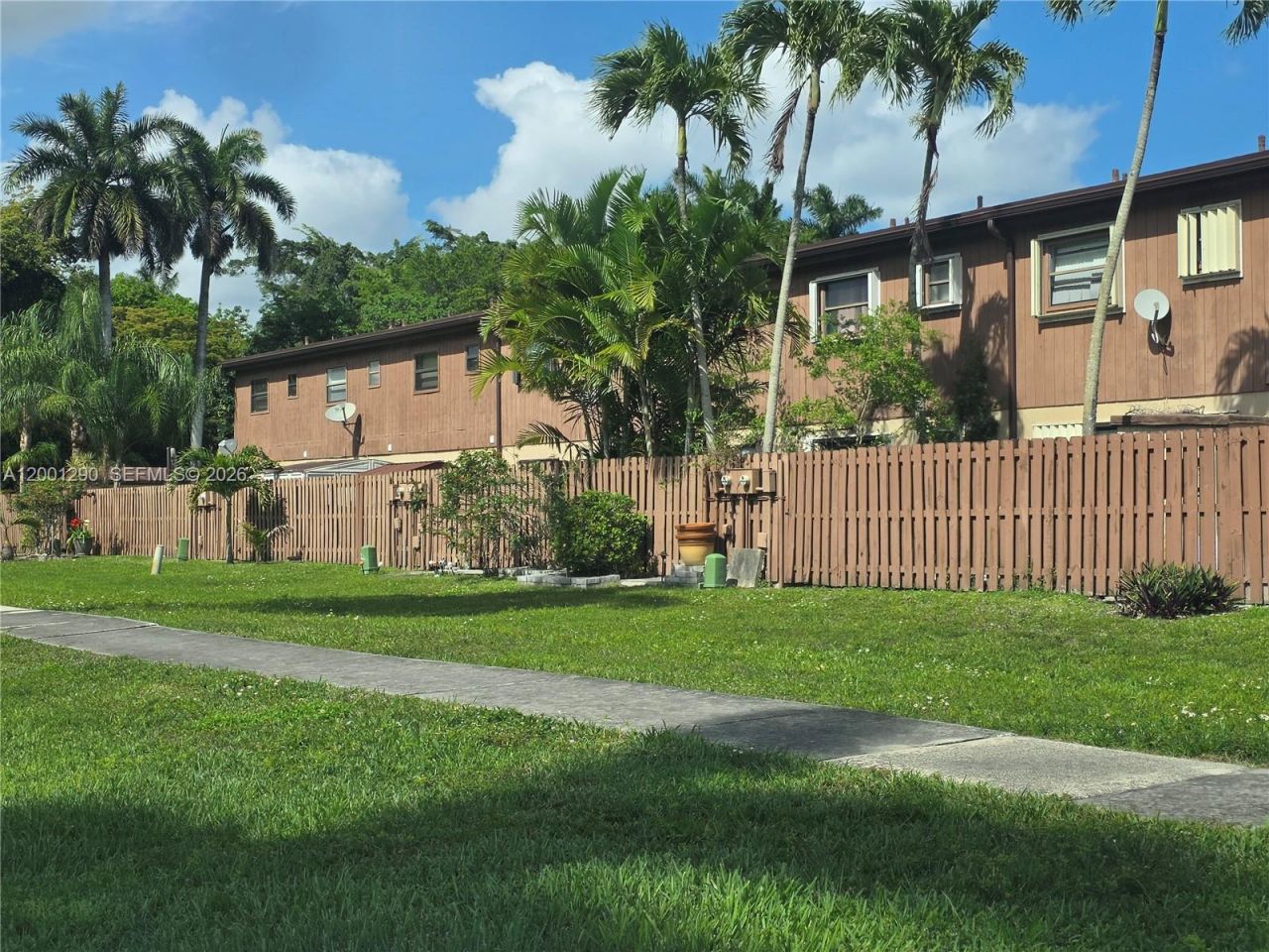 4865 SW 64th Way , Davie, FL 33314 Photo