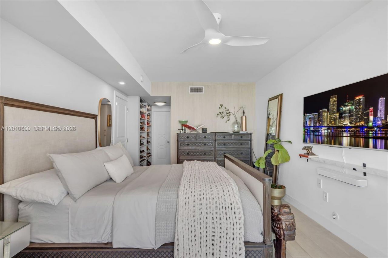 10 Venetian Way , Unit 1803, Miami Beach, FL 33139 Photo