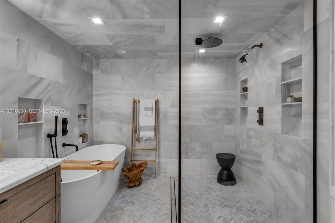 10 Venetian Way , Unit 1803, Miami Beach, FL 33139 Photo