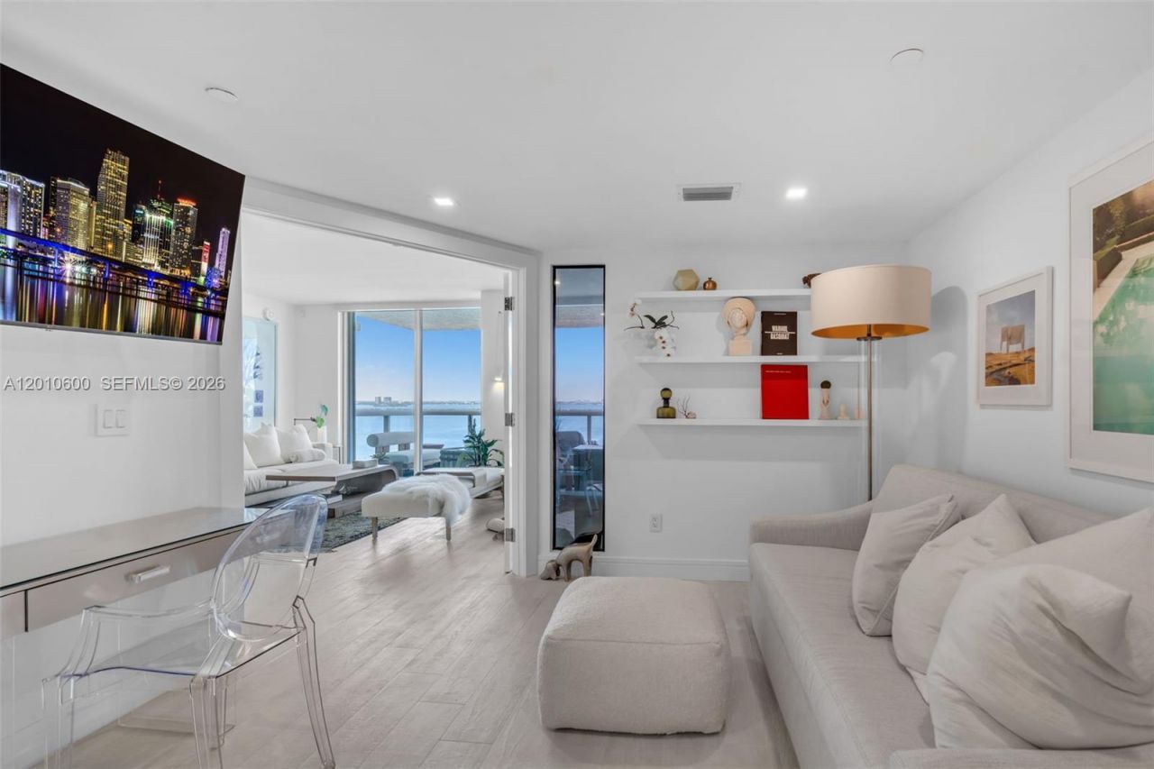 10 Venetian Way , Unit 1803, Miami Beach, FL 33139 Photo