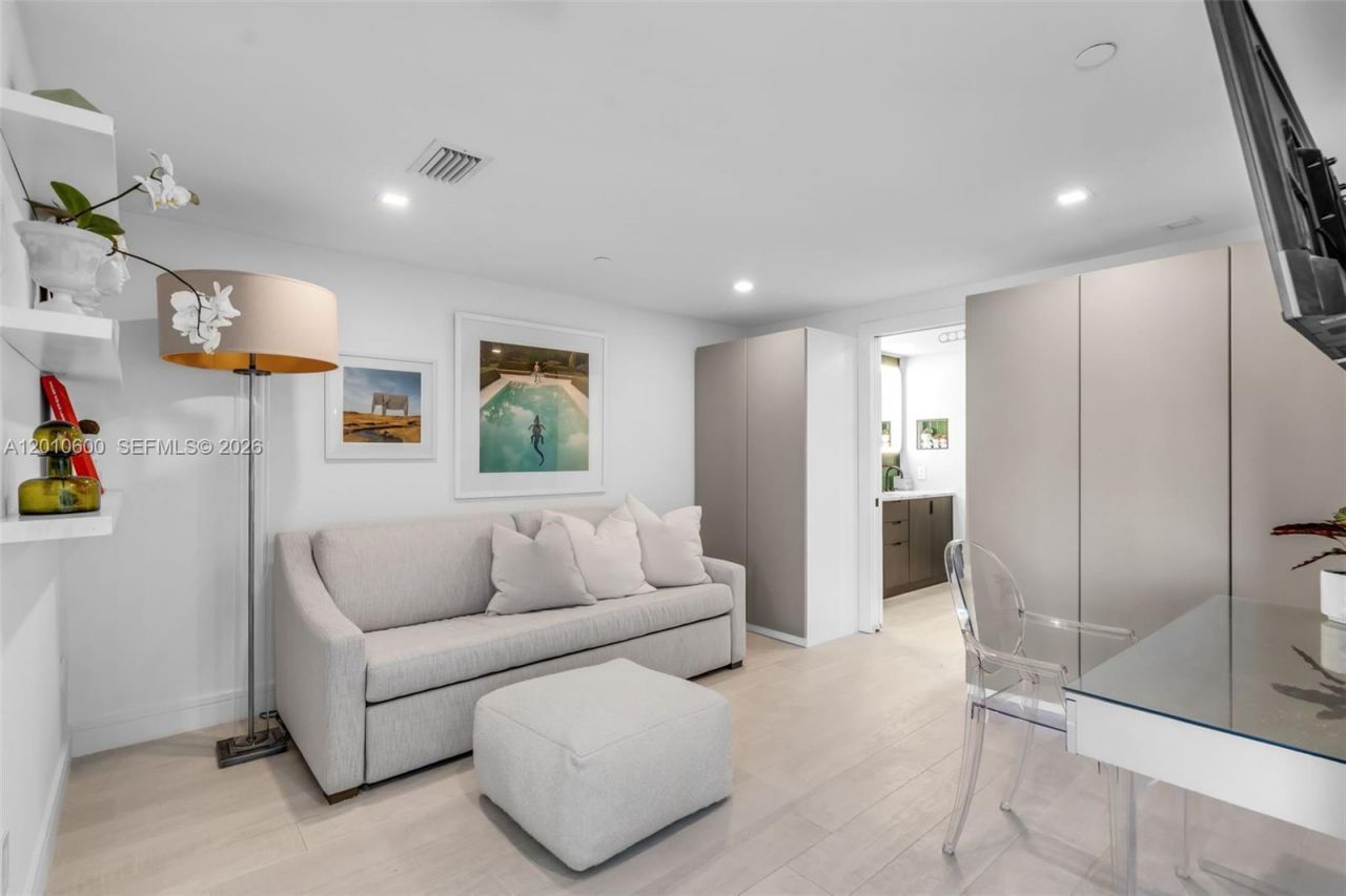 10 Venetian Way , Unit 1803, Miami Beach, FL 33139 Photo