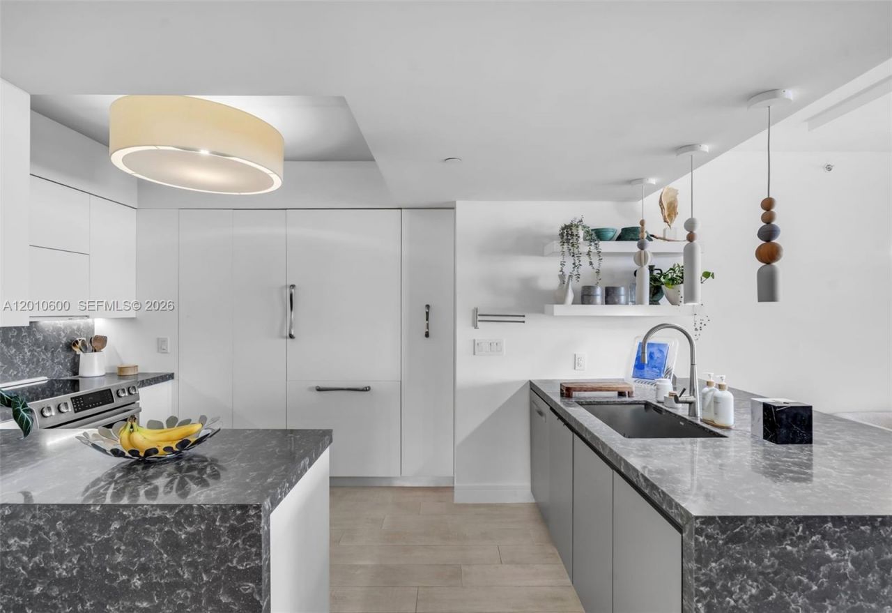 10 Venetian Way , Unit 1803, Miami Beach, FL 33139 Photo