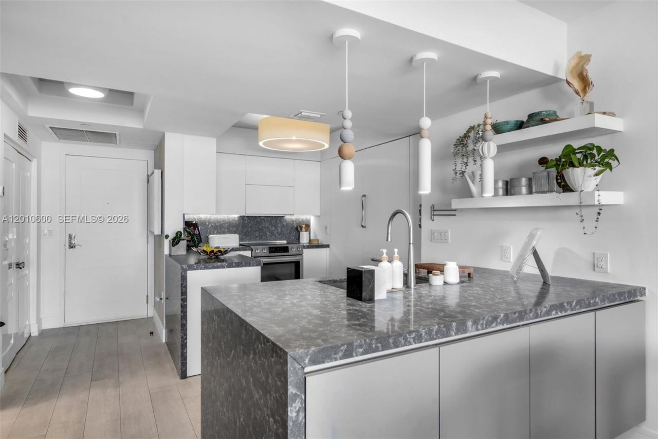 10 Venetian Way , Unit 1803, Miami Beach, FL 33139 Photo
