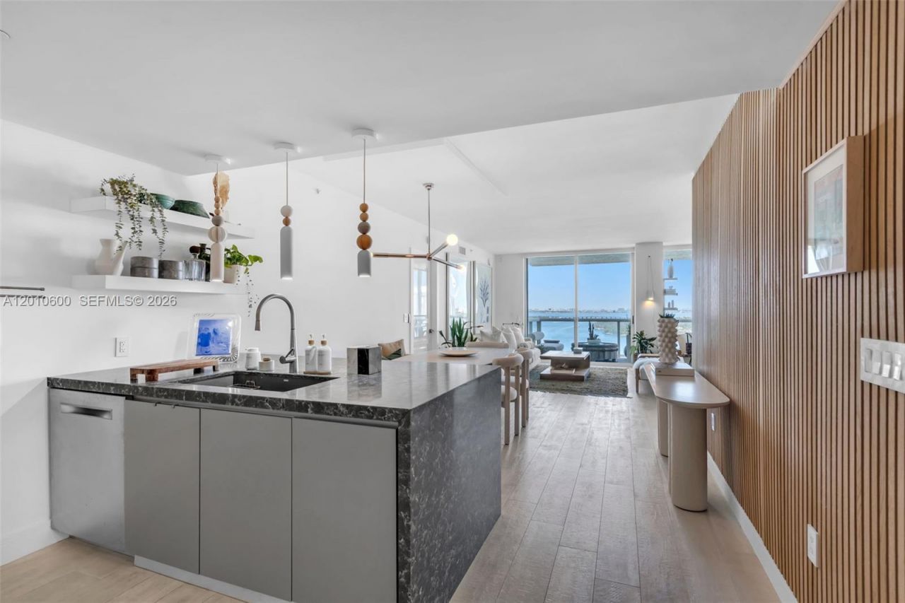 10 Venetian Way , Unit 1803, Miami Beach, FL 33139 Photo