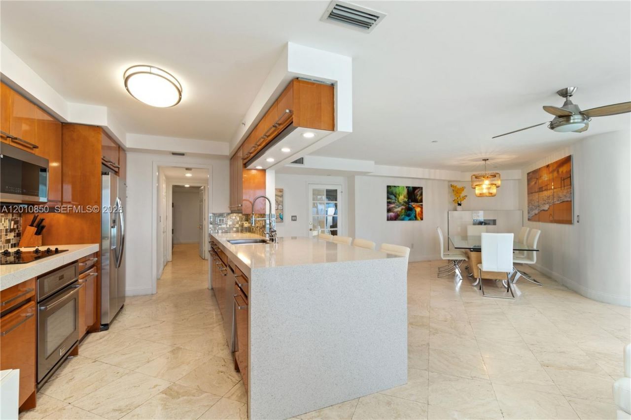 18671 Collins Ave, Unit 202, Sunny Isles Beach, FL 33160 Photo