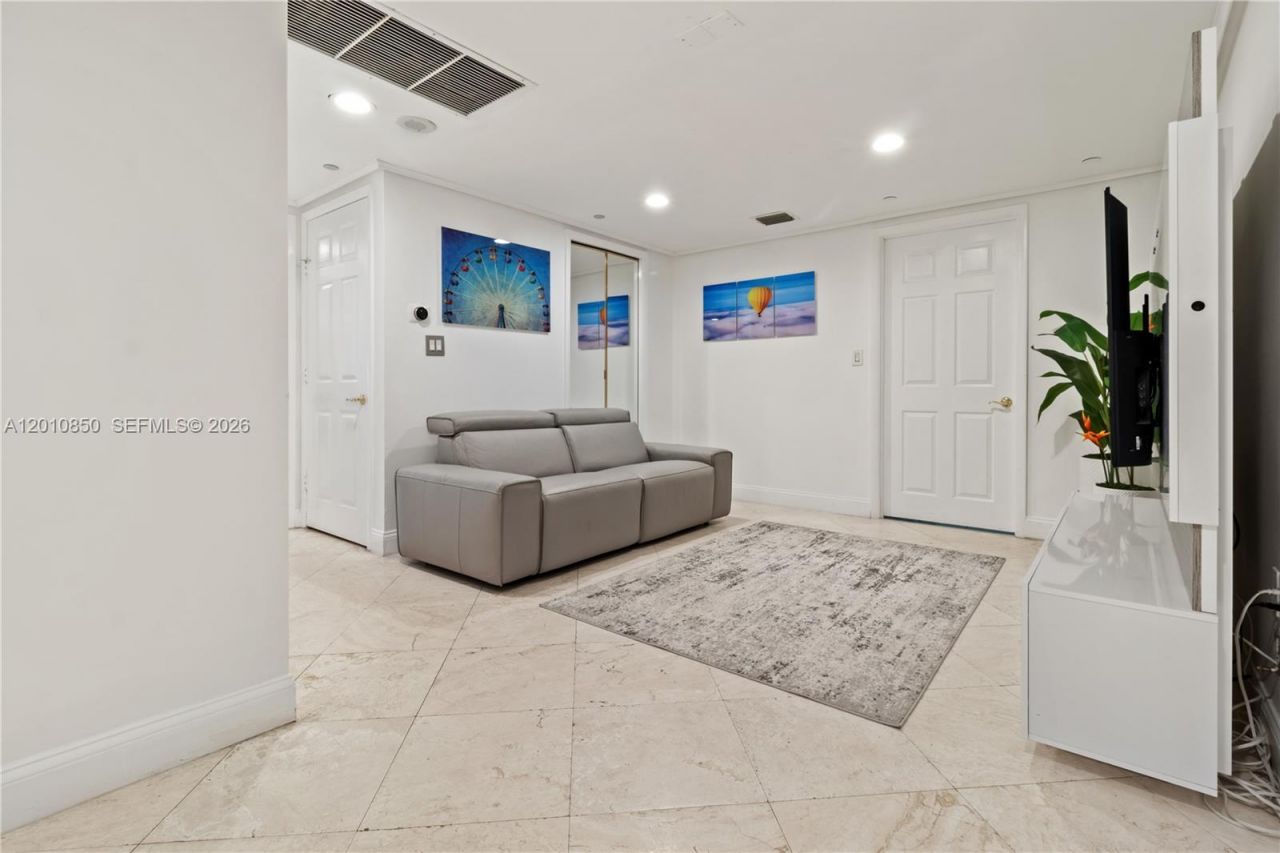 18671 Collins Ave, Unit 202, Sunny Isles Beach, FL 33160 Photo