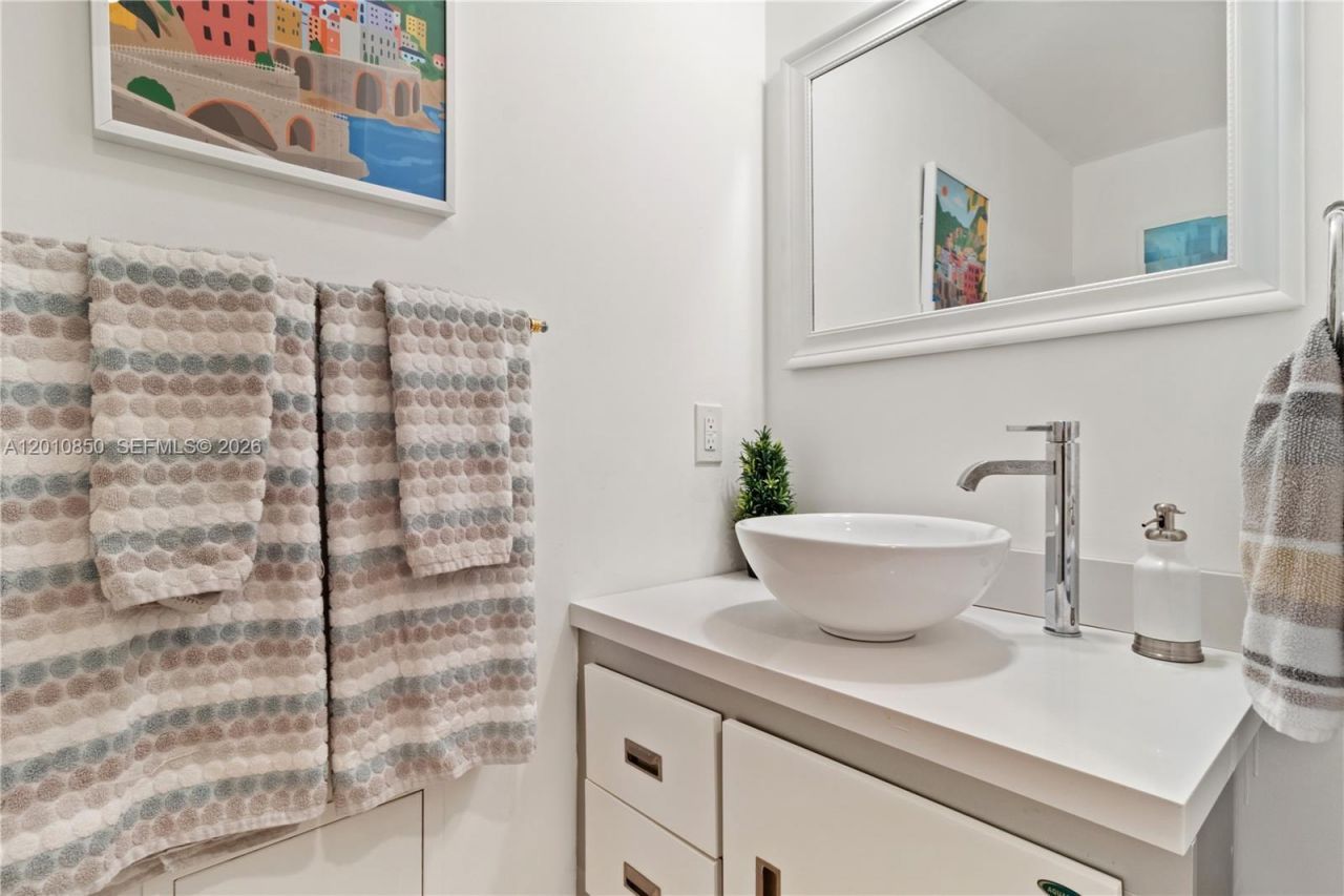 18671 Collins Ave, Unit 202, Sunny Isles Beach, FL 33160 Photo