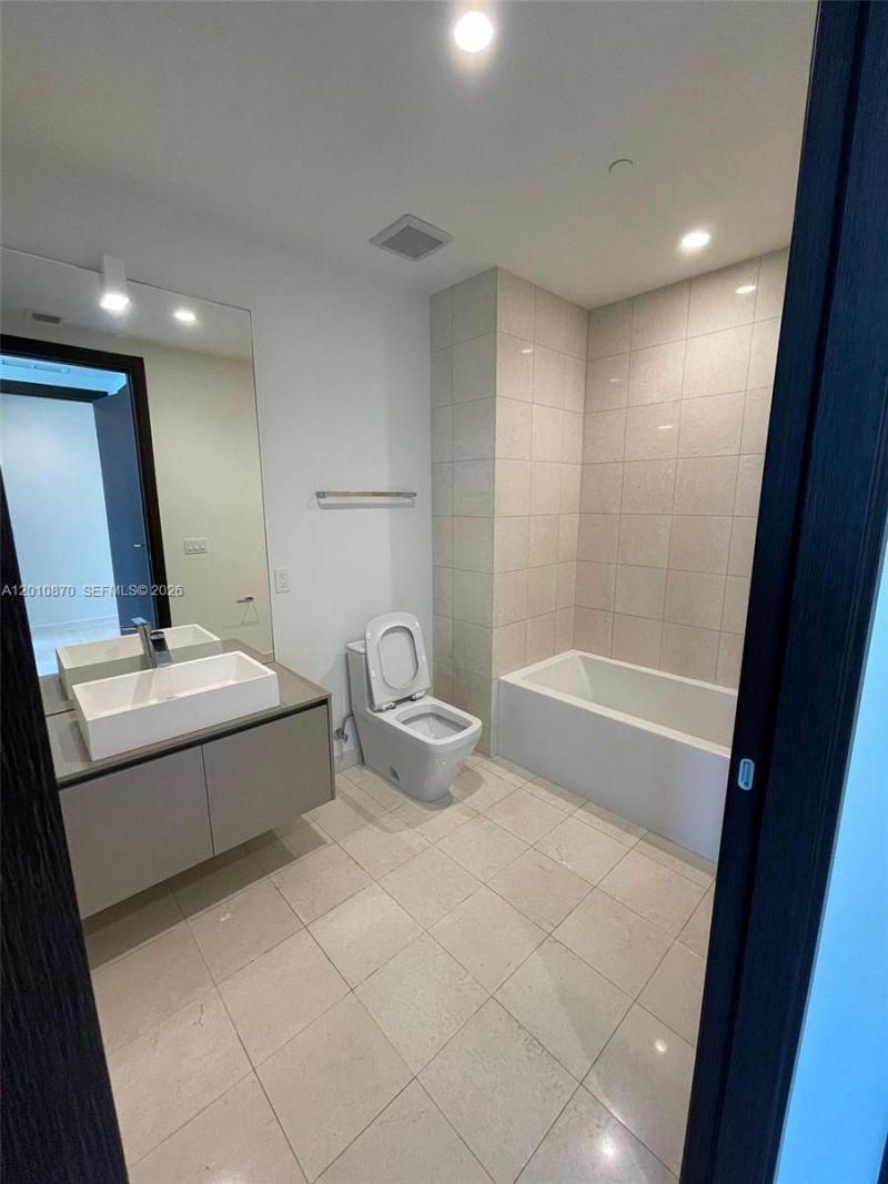 1000 Brickell Plaza , Unit 5908, Miami, FL 33131 Photo