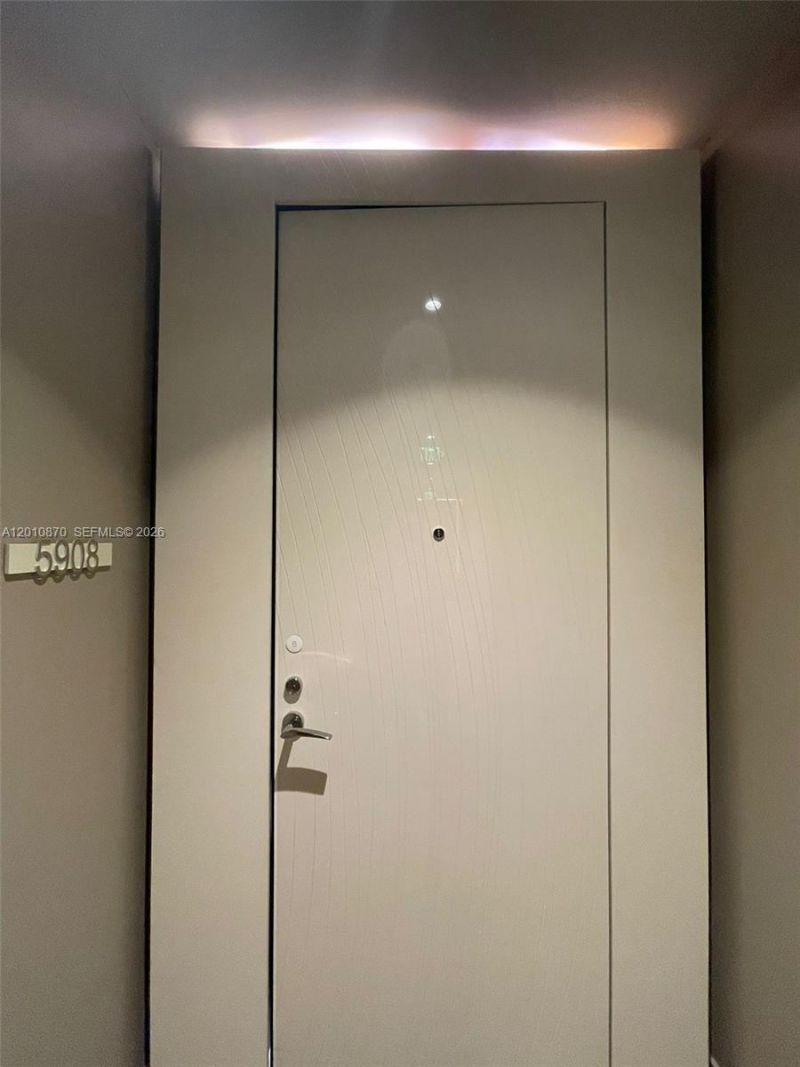 1000 Brickell Plaza , Unit 5908, Miami, FL 33131 Photo