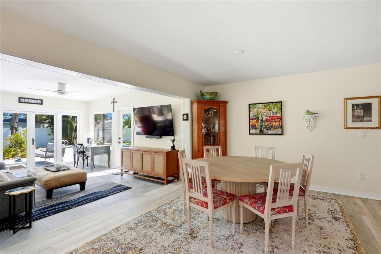 743 43rd Avenue Ne, Saint Petersburg, FL 33703 Photo