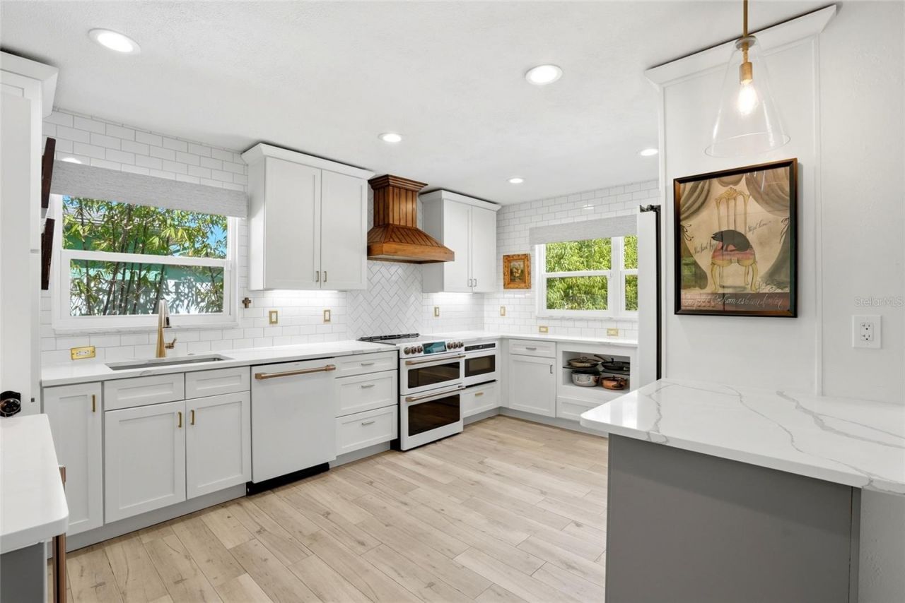 743 43rd Avenue Ne, Saint Petersburg, FL 33703 Photo