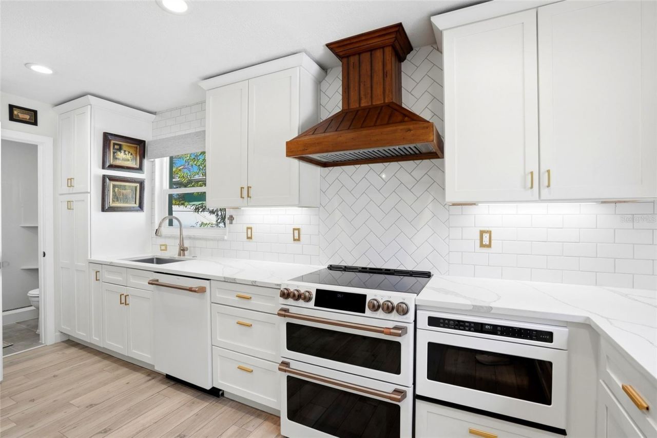 743 43rd Avenue Ne, Saint Petersburg, FL 33703 Photo