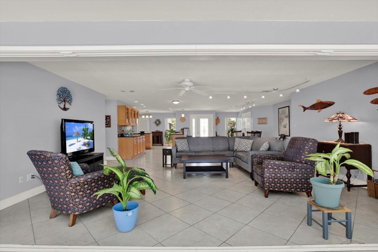 14725 Crown Drive , Largo, FL 33774 Photo