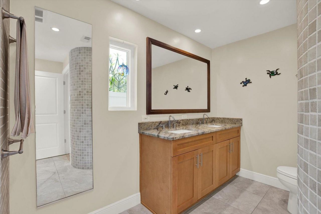 14725 Crown Drive , Largo, FL 33774 Photo