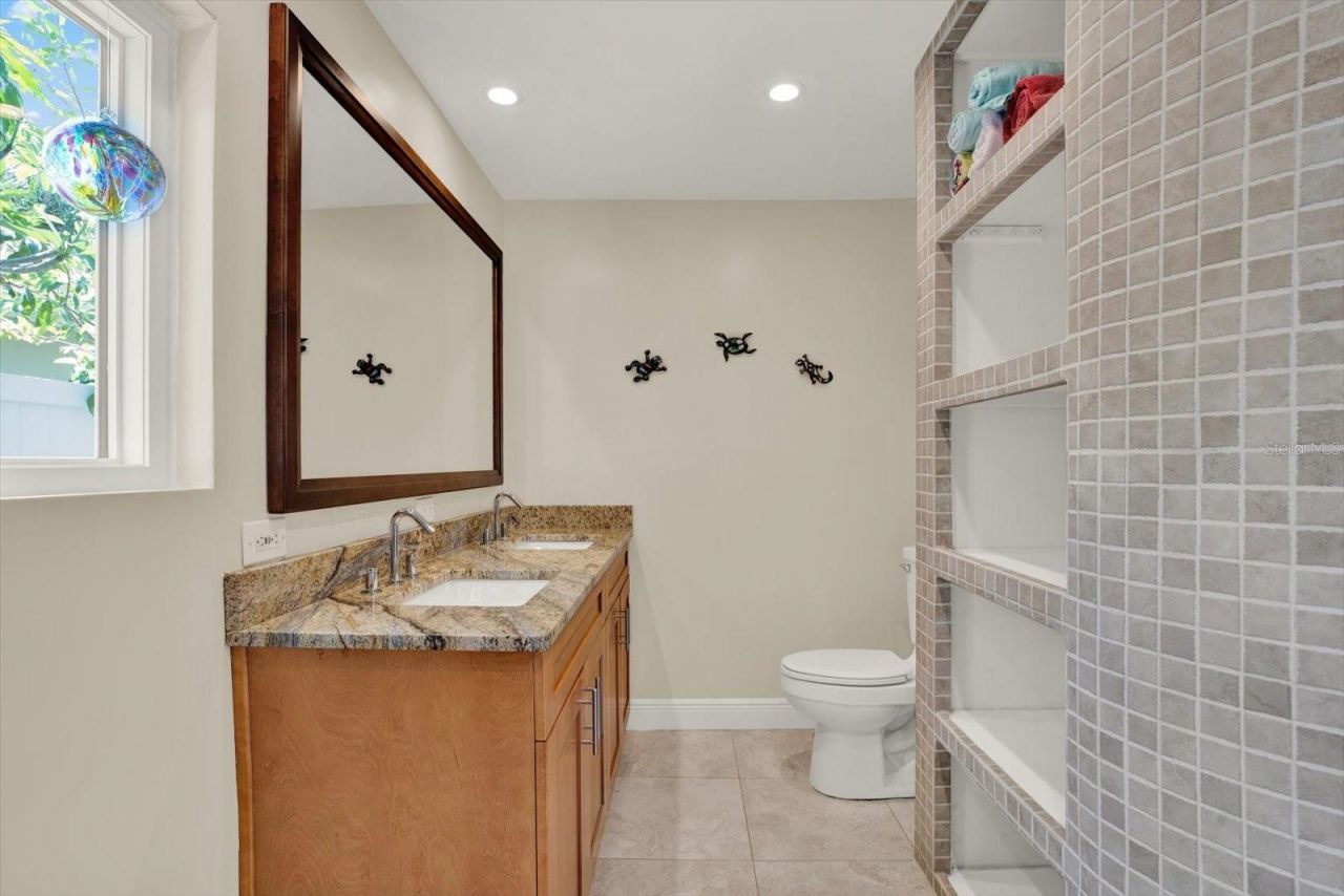 14725 Crown Drive , Largo, FL 33774 Photo