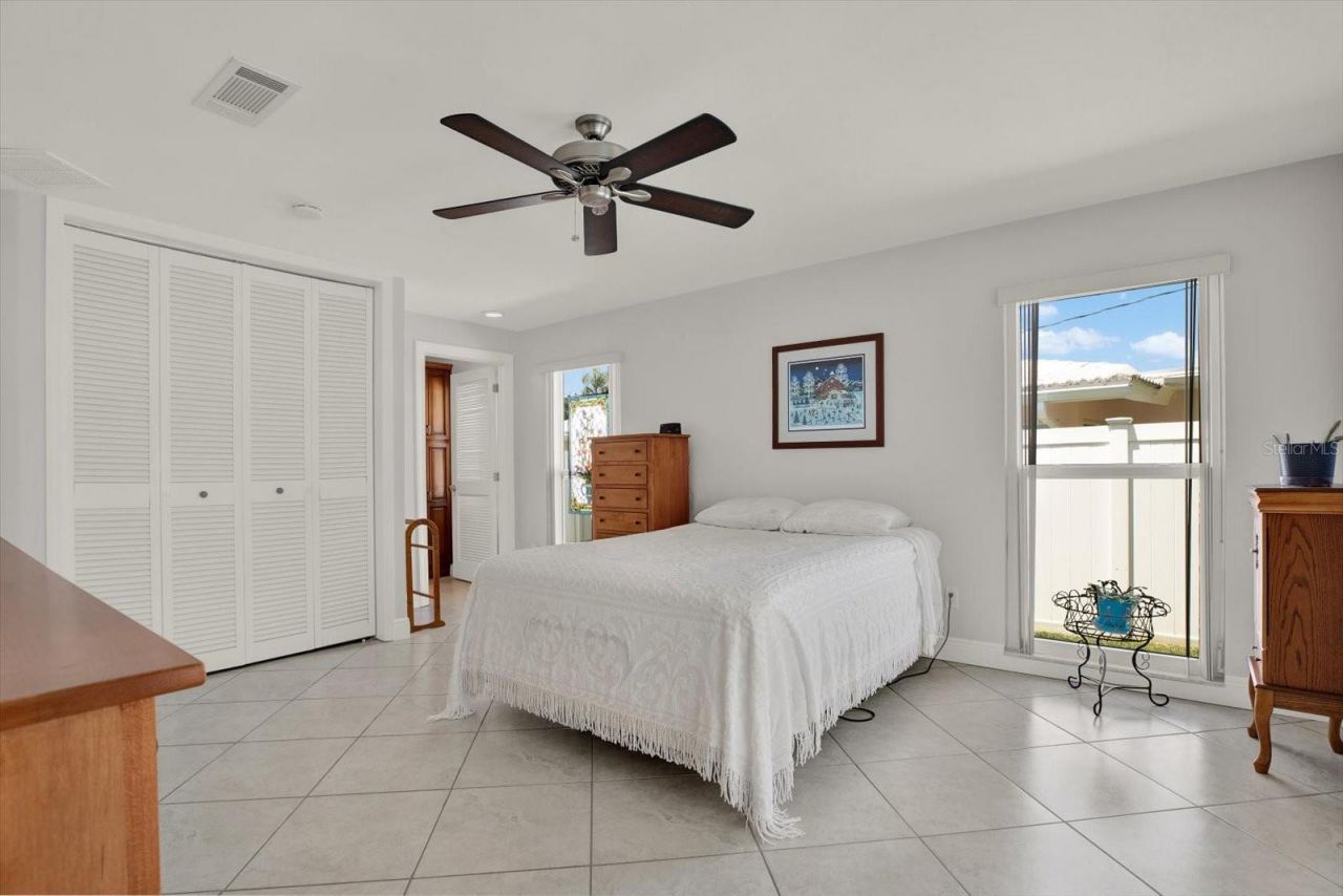 14725 Crown Drive , Largo, FL 33774 Photo