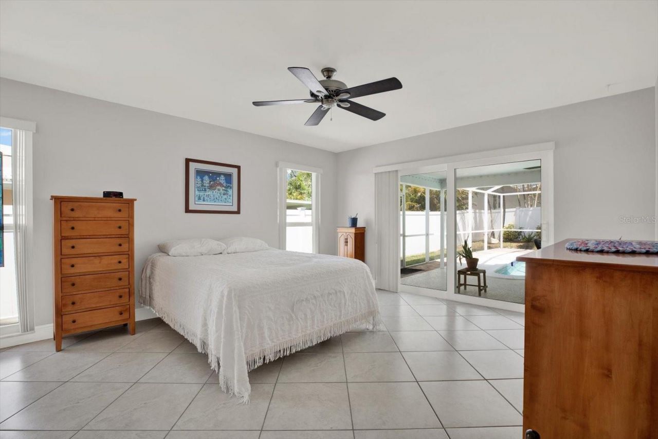 14725 Crown Drive , Largo, FL 33774 Photo
