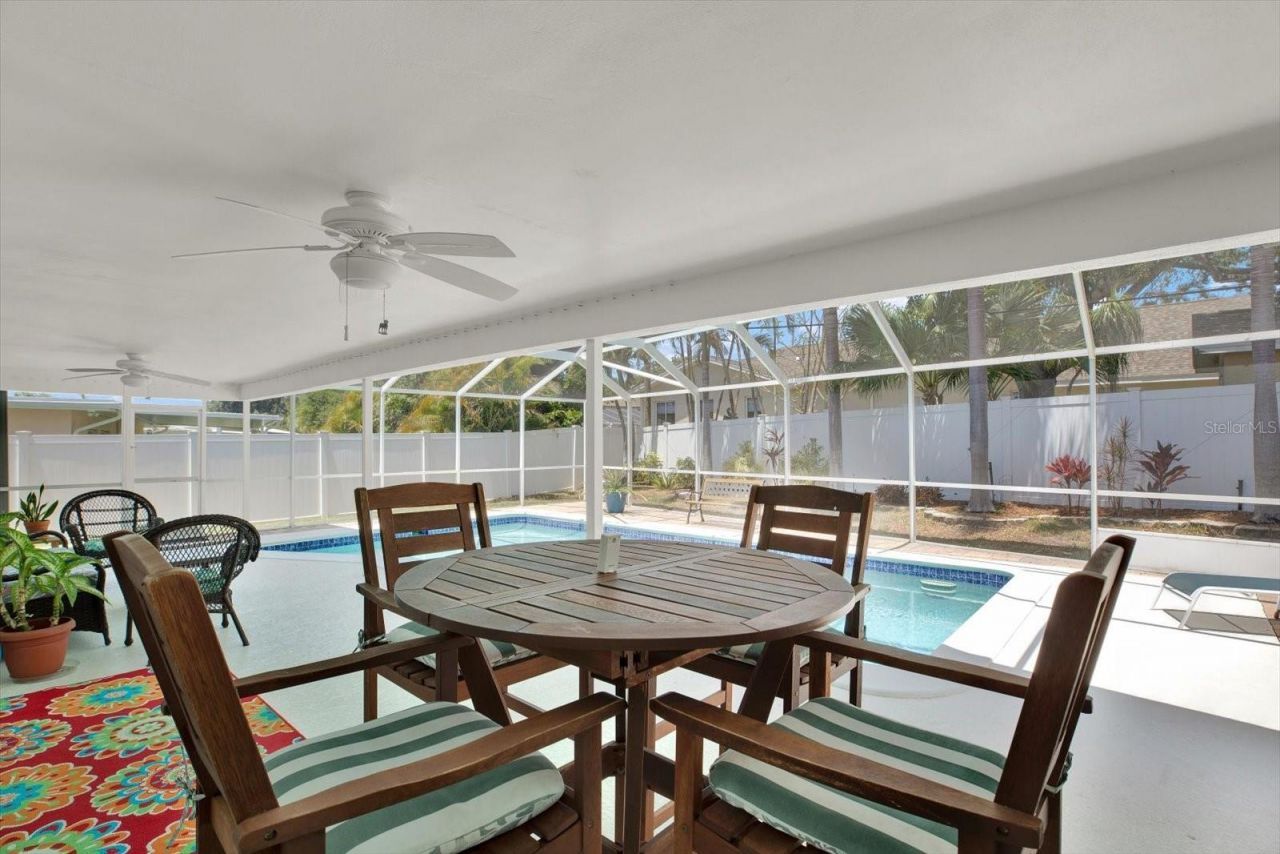 14725 Crown Drive , Largo, FL 33774 Photo