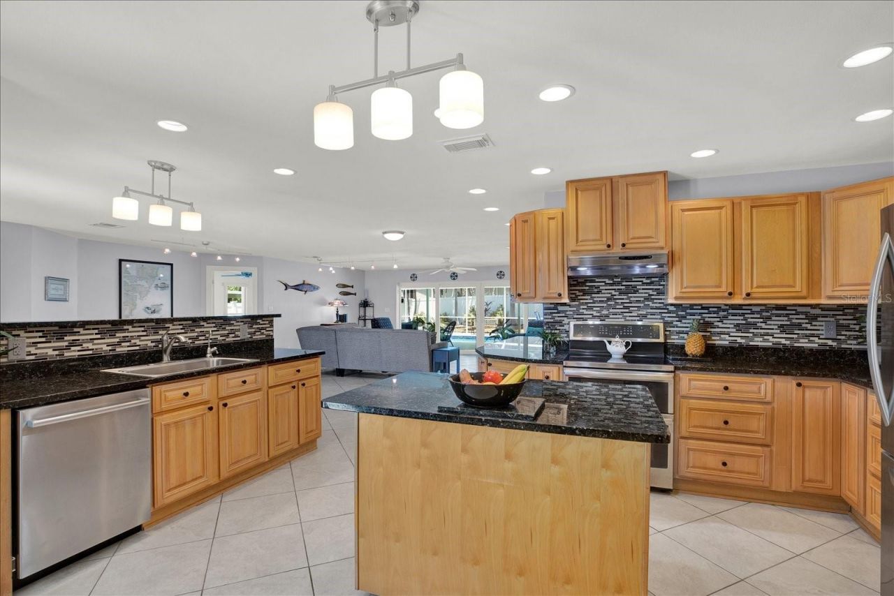 14725 Crown Drive , Largo, FL 33774 Photo