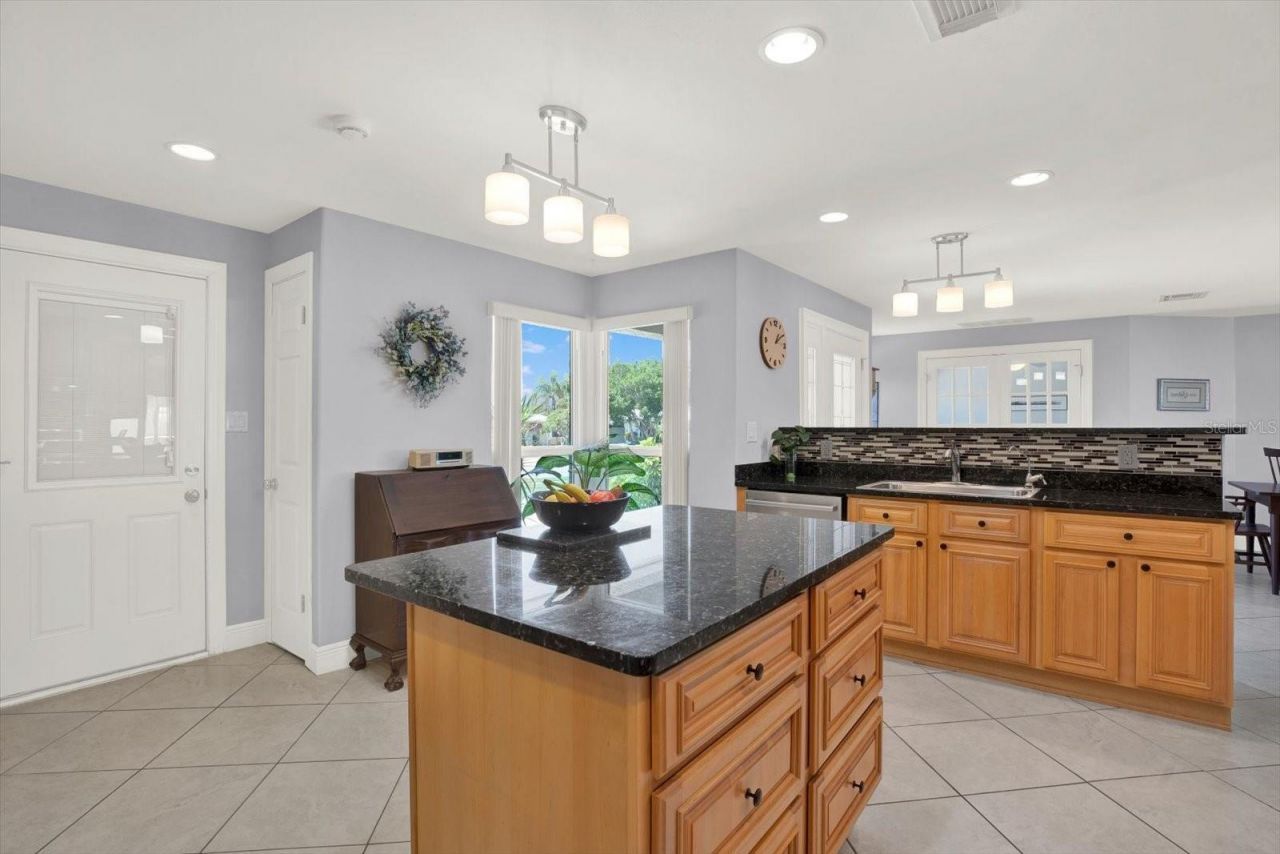 14725 Crown Drive , Largo, FL 33774 Photo