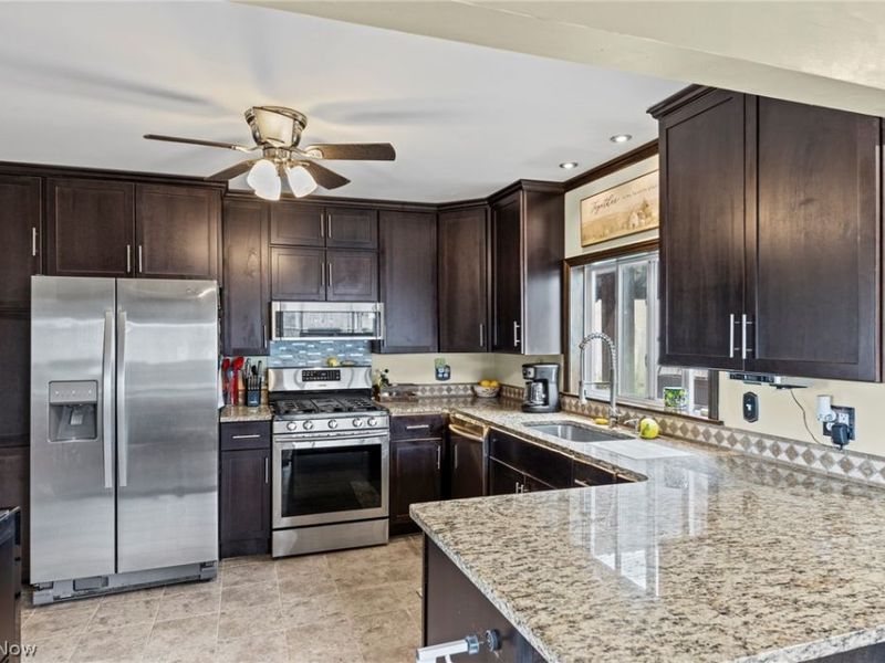565 Perry Road, Tallmadge, OH 44278 Photo 10