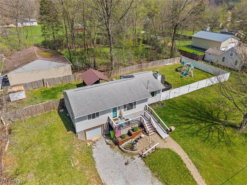 565 Perry Road, Tallmadge, OH 44278 Photo 2
