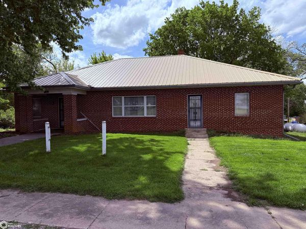 907 Alice Avenue, Riverton, IA 51650