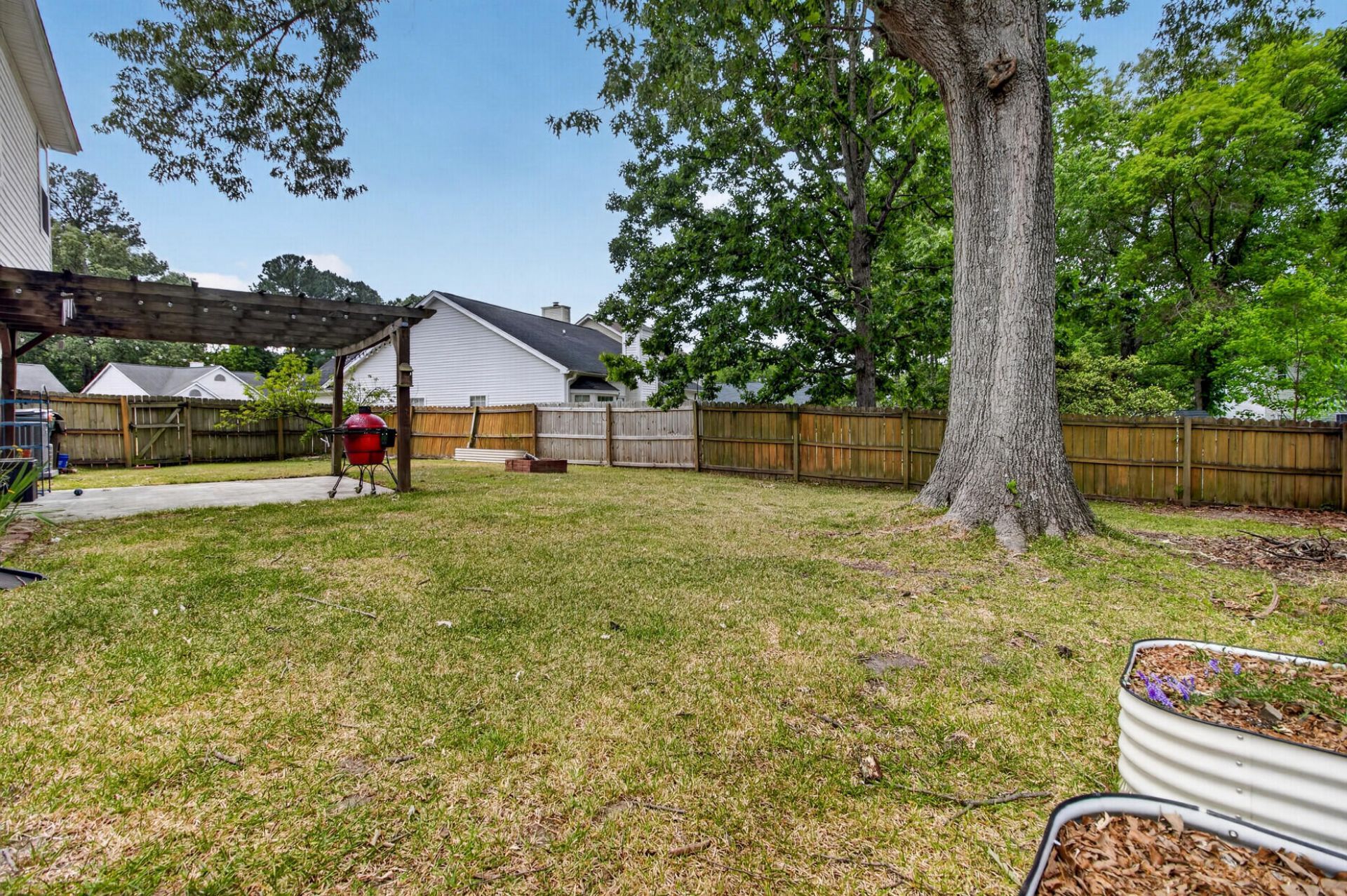 113 E Hartwick Lane Photo 35