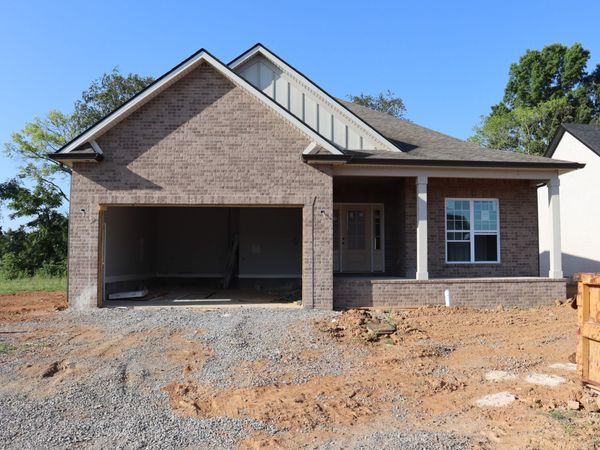 734 Southern Pine Trl, Clarksville, TN 37043