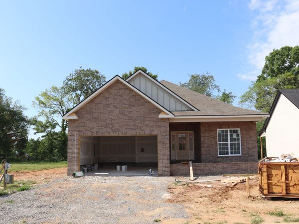 734 Southern Pine Trl, Clarksville, TN 37043