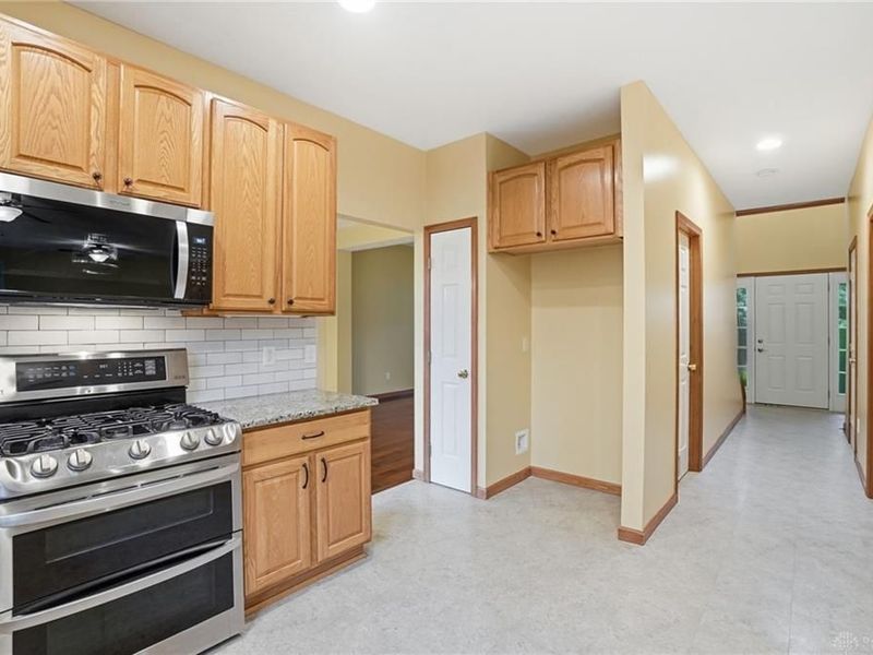1264 Kables Mill Drive, Sugarcreek Township, OH 45305 Photo 6