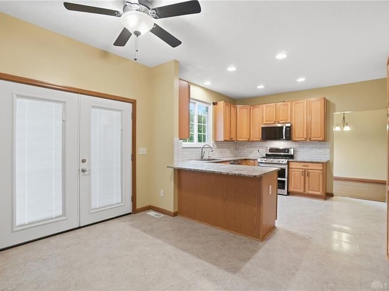 1264 Kables Mill Drive, Sugarcreek Township, OH 45305 Photo 8