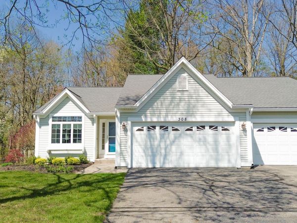 308 Winter Oaks Drive W, Holland, MI 49424