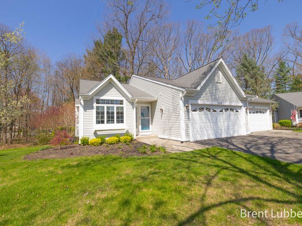 308 Winter Oaks Drive W, Holland, MI 49424