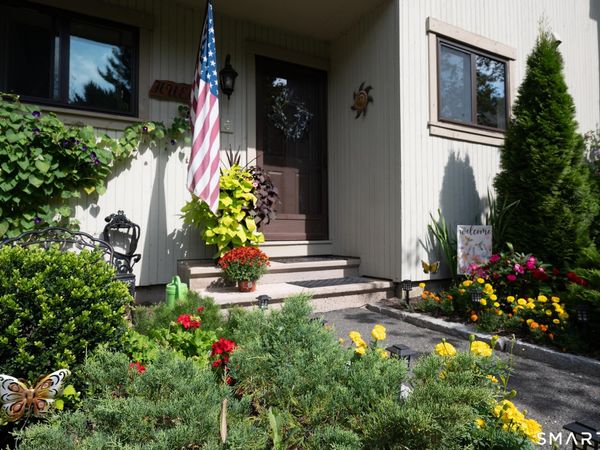 6 Highpoint, Unit 6, Woodbury, CT 06798