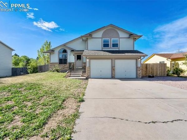 955 Crosstrail Drive, Colorado Springs, CO 80906
