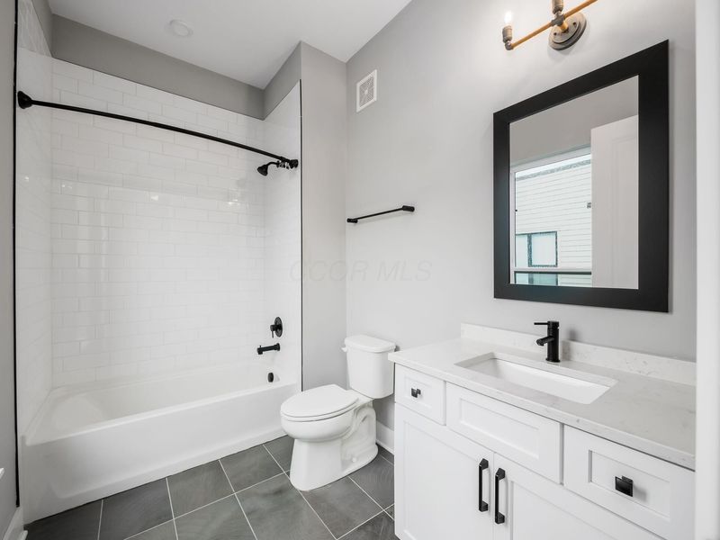 695 Civitas Avenue, Unit D401, Columbus, OH 43215 Photo 40