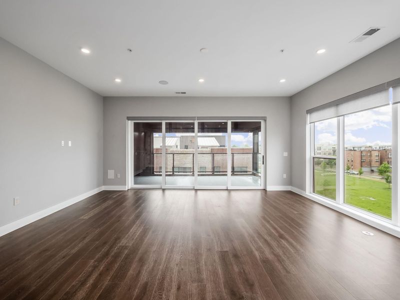 695 Civitas Avenue, Unit D401, Columbus, OH 43215 Photo 5