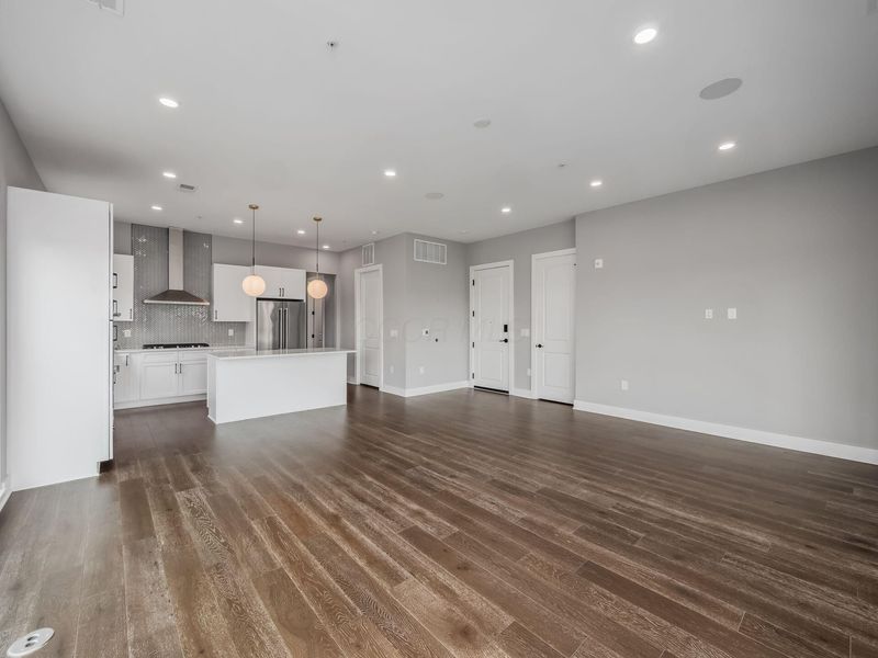 695 Civitas Avenue, Unit D401, Columbus, OH 43215 Photo 7