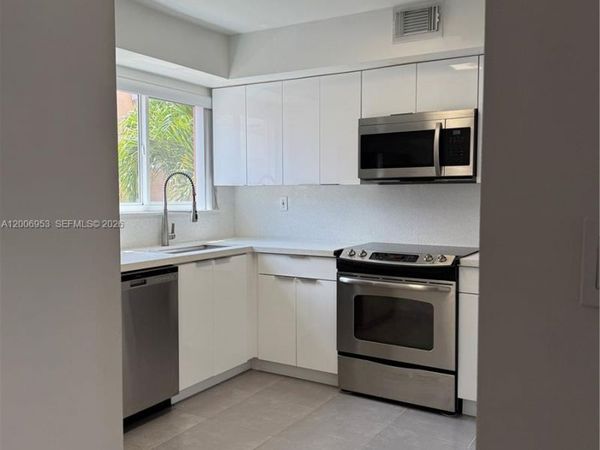 Unit 214, Miami, FL 33193