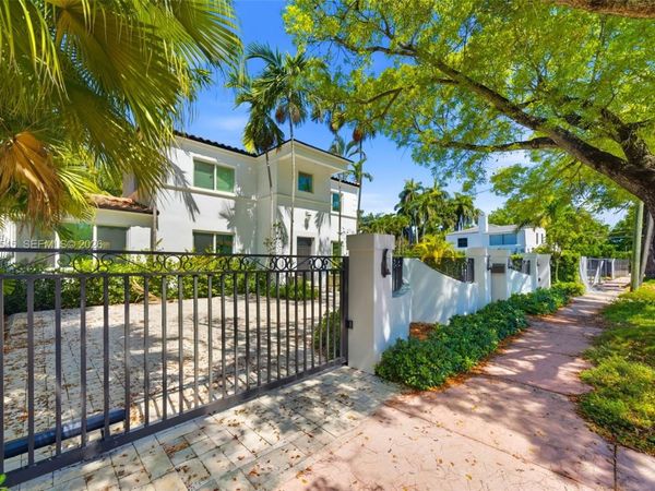 5824 Alton Rd, Miami Beach, FL 33140