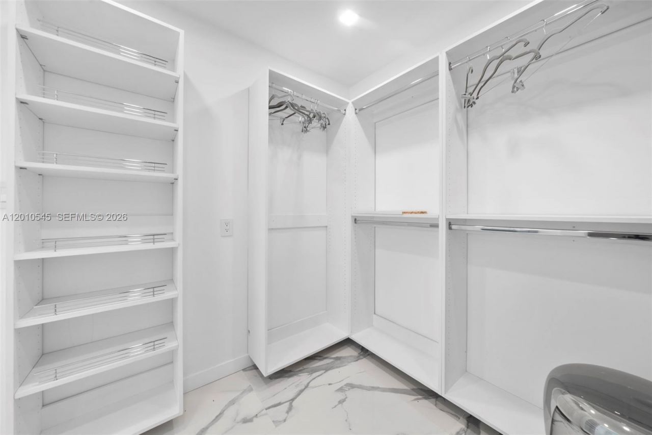 5824 Alton Rd, Miami Beach, FL 33140 Photo