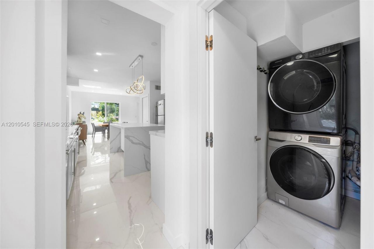 5824 Alton Rd, Miami Beach, FL 33140 Photo