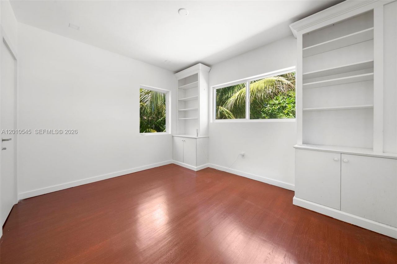 5824 Alton Rd, Miami Beach, FL 33140 Photo