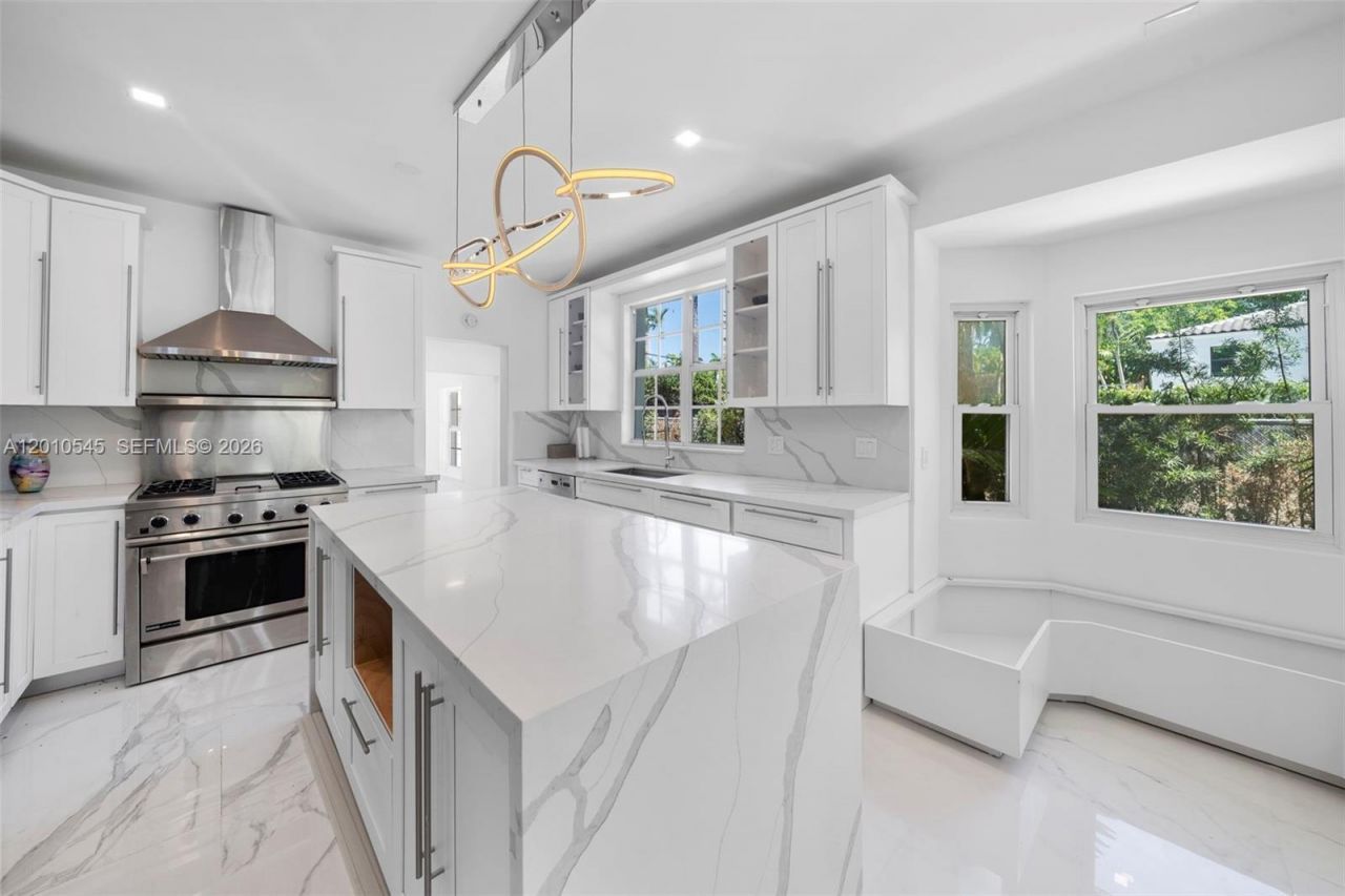 5824 Alton Rd, Miami Beach, FL 33140 Photo